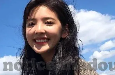 果冻传媒潘甜甜多少岁-潘甜甜与果冻传媒，年轻才艺的闪耀瞬间